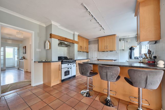 23, The Avenue, Liphook photo 3