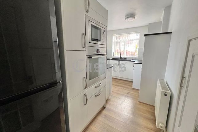 Flat for sale in Lea View, Waltham Abbey, Essex