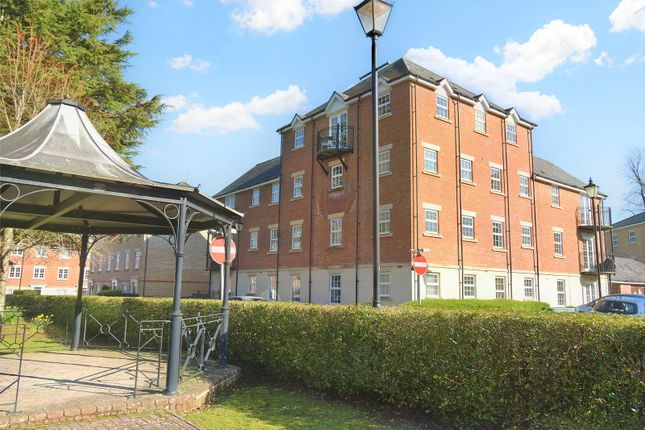 Thumbnail Flat for sale in Stephenson Court, Old College Road, Newbury, Berkshire