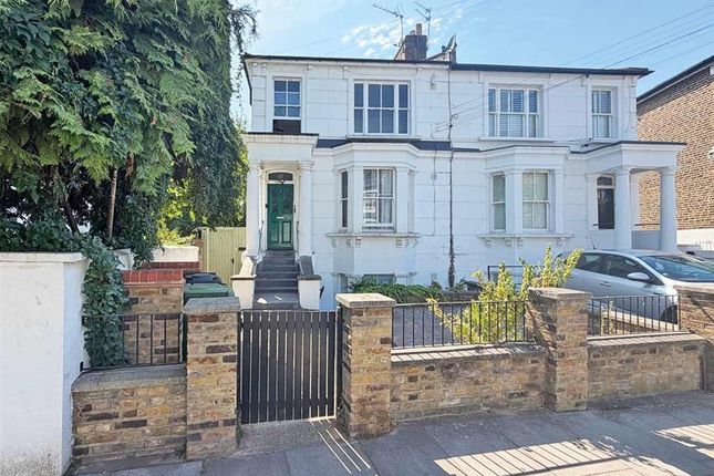 1-bed flat on 3C, Cathnor Road, London, £220,000