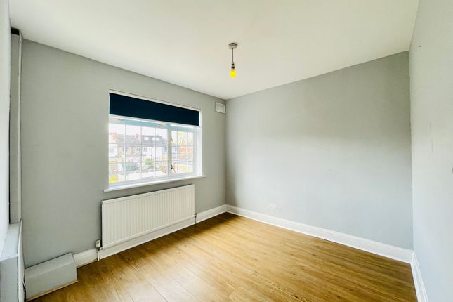 40 Bempton Drive, Ruislip photo 4