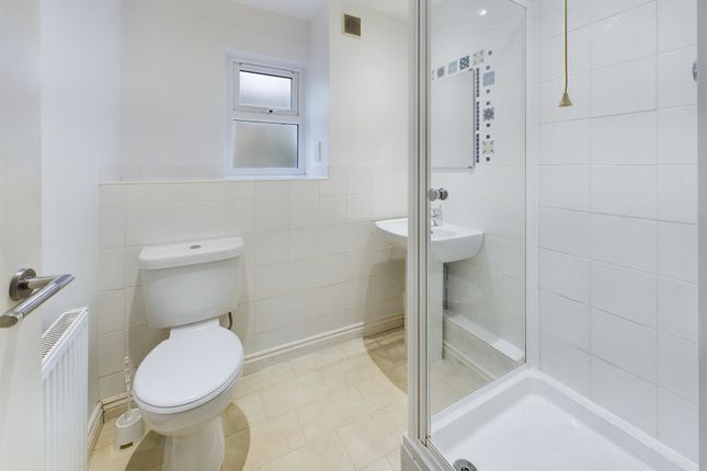 Flat for sale in Russell Street, Cambridge