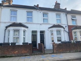 Thumbnail Maisonette for sale in 11 Cecil Road, Hounslow, Greater London