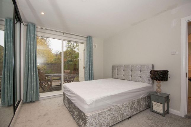 283b, Trinity Road, London photo 5