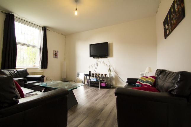 5, Ebor Mount, Leeds photo 2