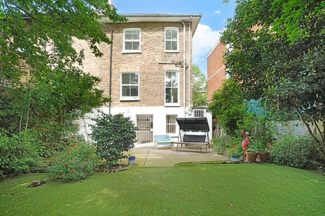 Thumbnail Semi-detached house to rent in Southgate Road, Canonbury