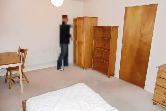 18, Eldertree Gardens, EXETER photo 3
