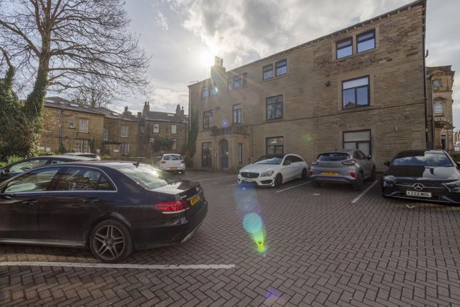 Flat for sale in Balmoral Place, Halifax, West Yorkshire