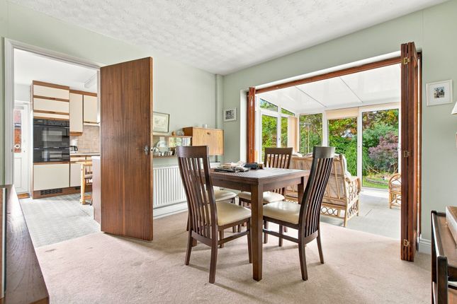 39 Gainsborough Drive, Ascot photo 4