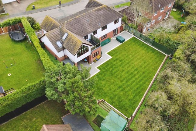 17, Chalklands, Chelmsford, Essex photo 2