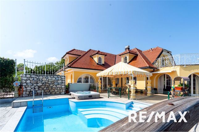 Cottage for sale in Street Name Upon Request, Sevnica, Si