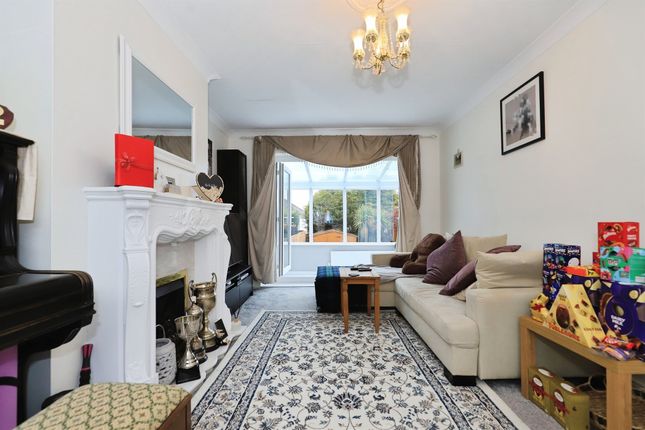 90, Woodfield Avenue, Stourbridge photo 2