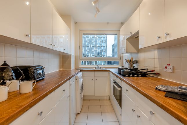 Flat to rent in Abbey Orchard Street, London