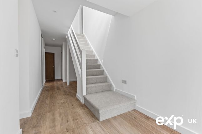 29, Mavis Avenue, Nottingham photo 4