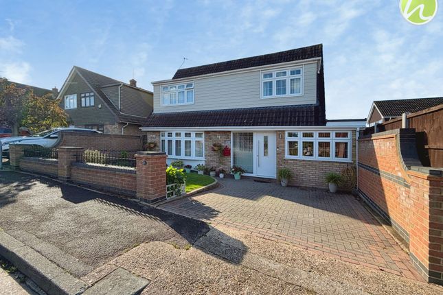 4-bed detached on 2a Golding Crescent, Stanford-Le-Hope, £475,000