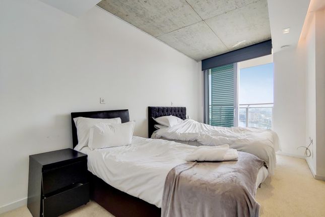 Apartment 2304, 3,, Tidal Basin Road, London photo 4