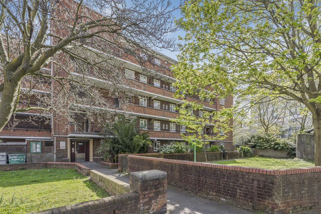 35 Rollo Court, Strasburg Road, London photo 3