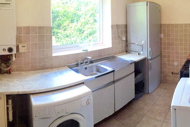 Flat to rent in Gurney Close, Barking