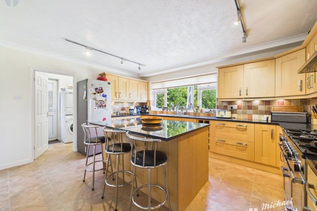 26 King Edward Avenue, Aylesbury photo 4
