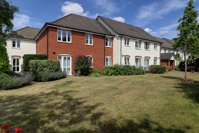 Flat for sale in Penn Road, Hazlemere, High Wycombe
