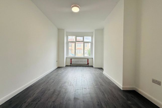 34, Bushey Road, Greater London photo 4