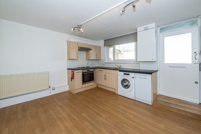 Flat 30, Musgrave Court, London photo 4