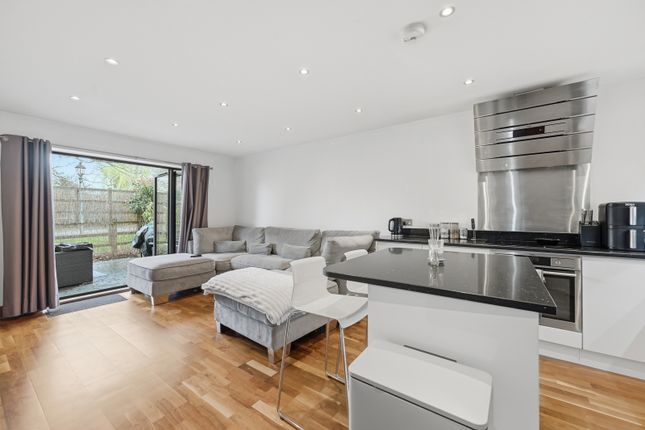 3 Woolston Manor, Abridge Road, Chigwell photo 2
