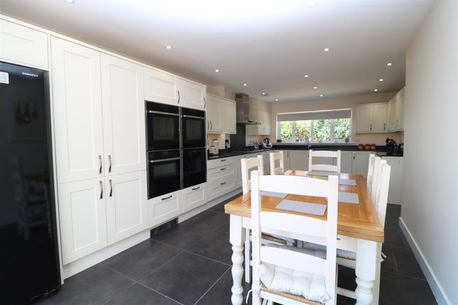 18, Skylark Road, Melksham photo 4