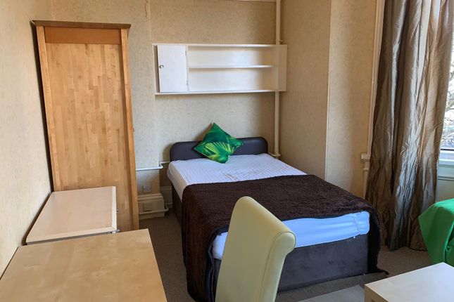 Room to rent in Clayton Road, Jesmond, Newcastle Upon Tyne