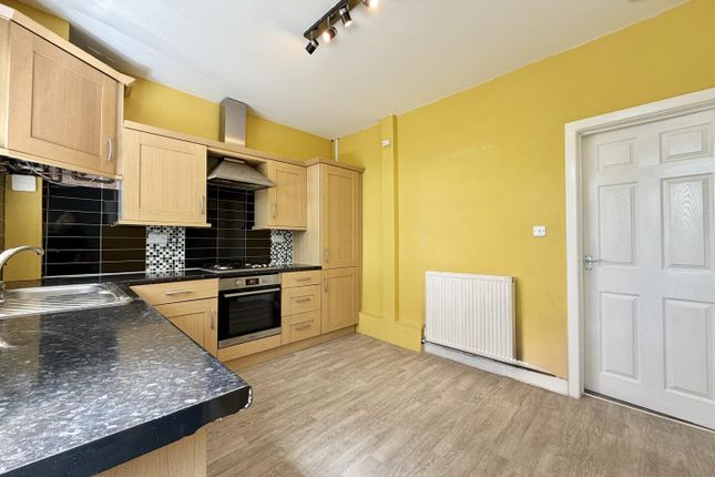 12, Poplar Avenue, Leeds photo 3
