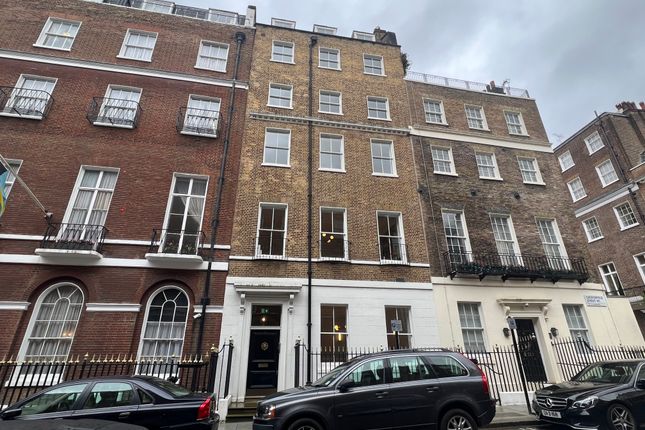 Office to let in Chesterfield Street, London