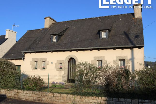 Villa for sale in Bobital, Côtes-D'armor, Bretagne