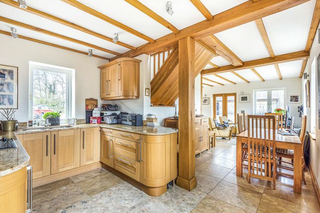 Hilland House, New Road, Billingshurst photo 4
