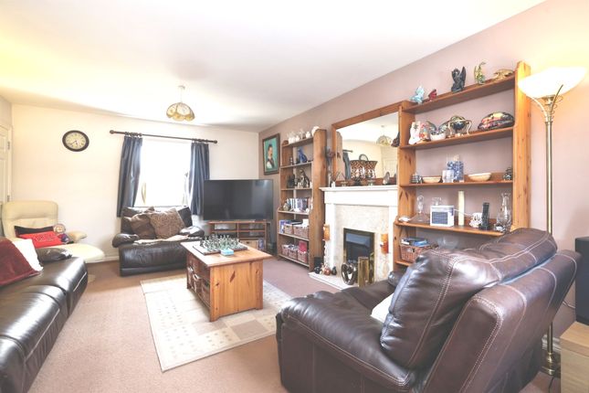 62, Archers Way, Salisbury photo 3