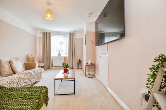 14, Kingsbridge Crescent, Middlesbrough photo 3