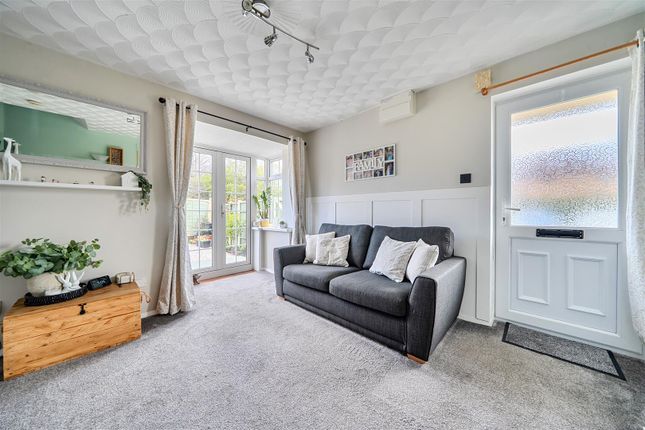 28, Dryden Close, Fareham photo 4
