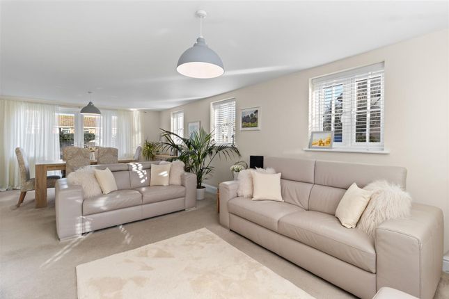 11 Oak Fields, Hailsham photo 3