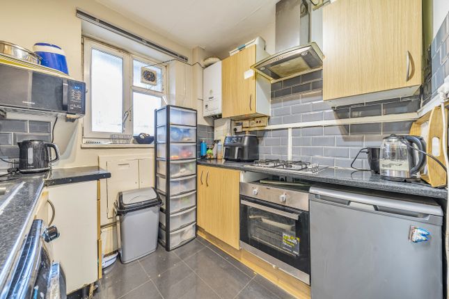 Flat 11, Rosalind House, Arden Estate, London photo 3