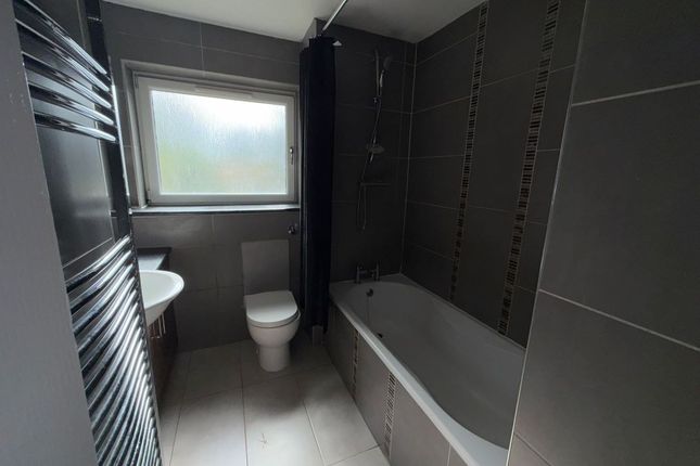 62, Alexander Road, Glenrothes photo 3