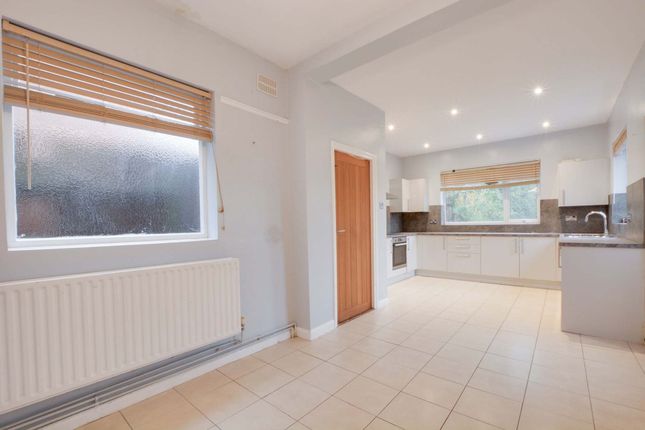78 Knighton Church Road, Leicester photo 2