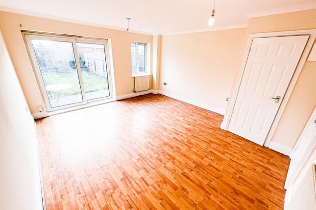 Thumbnail Terraced house to rent in Church Hill, Loughton