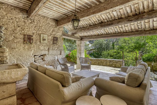 Property for sale in Ménerbes, Vaucluse, Provence-Alpes-Côte d`Azur, France