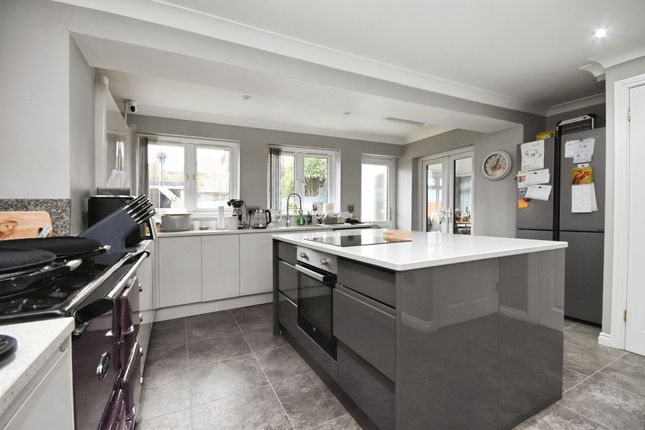 8, Cleves Road, Haverhill photo 2
