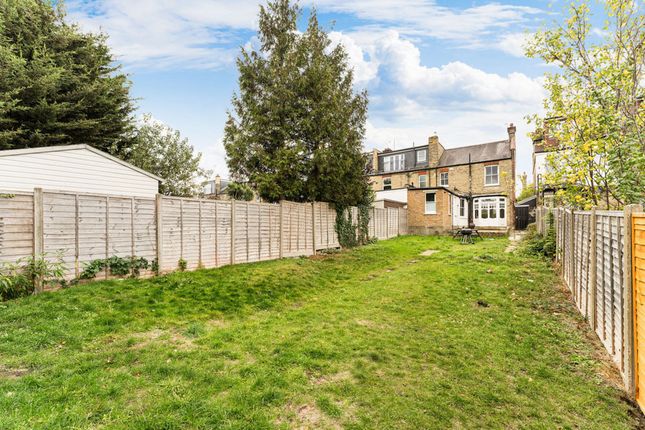 Etchingham Park Road, London photo 4
