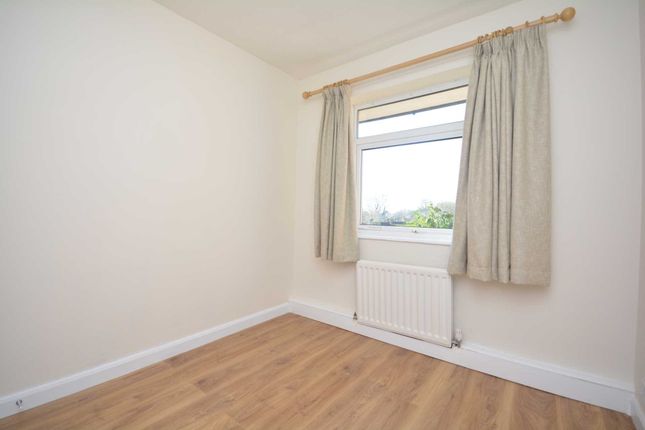 Flat to rent in Boulters Court, Amersham