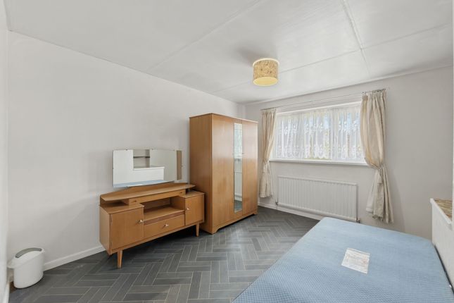 27 Leach Road, Newport photo 4
