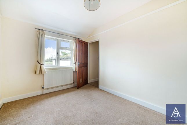 End terrace house for sale in Manor Road, Brackley