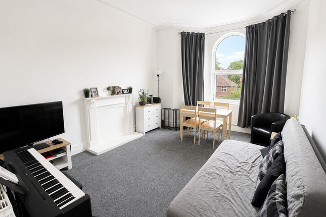 Flat 4, 15, Alexandra Road, Sale photo 2