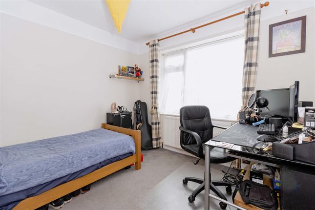 Flat for sale in Chesham Close, Goring-By-Sea, Worthing