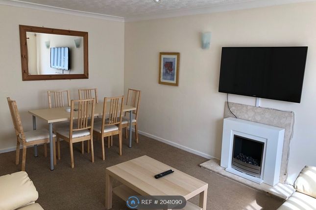 Livingroom / Dining Area